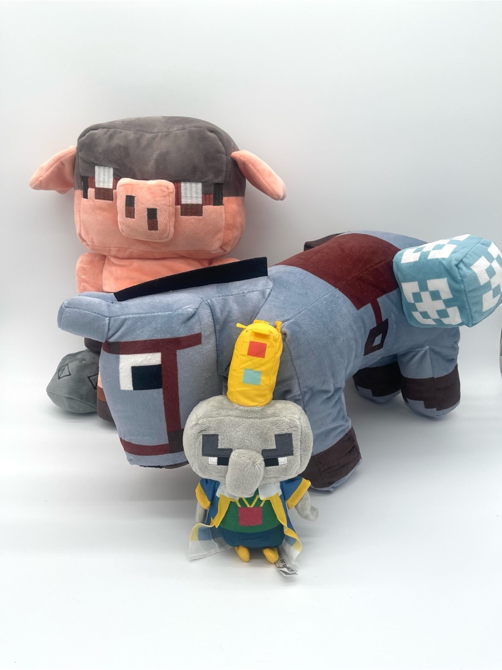 Mojang Minecraft Dungeons Happy Explorer Arch Illager Piglin Runt Pack Horse Lot